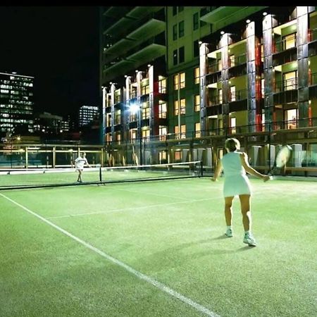Lovely Bright Apartment With Balcony Pool And Gym オークランド エクステリア 写真