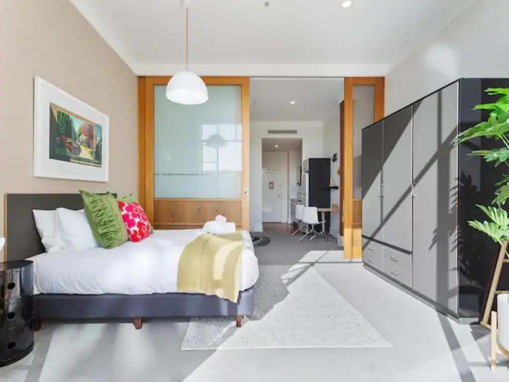 Lovely Bright Apartment With Balcony Pool And Gym オークランド エクステリア 写真