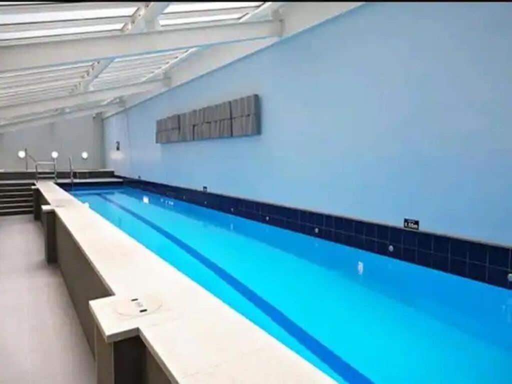 Lovely Bright Apartment With Balcony Pool And Gym オークランド エクステリア 写真