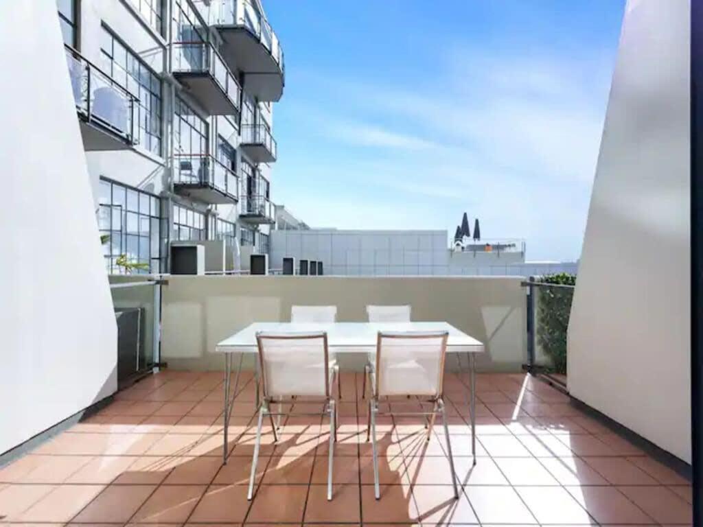 Lovely Bright Apartment With Balcony Pool And Gym オークランド エクステリア 写真