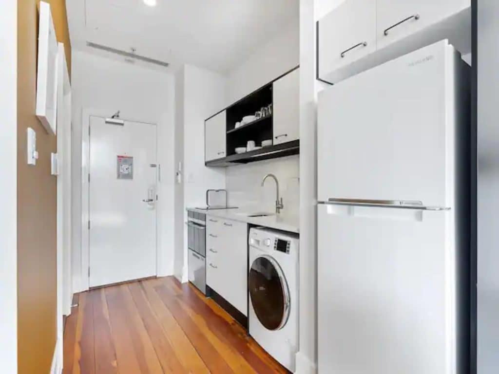 Lovely Bright Apartment With Balcony Pool And Gym オークランド エクステリア 写真