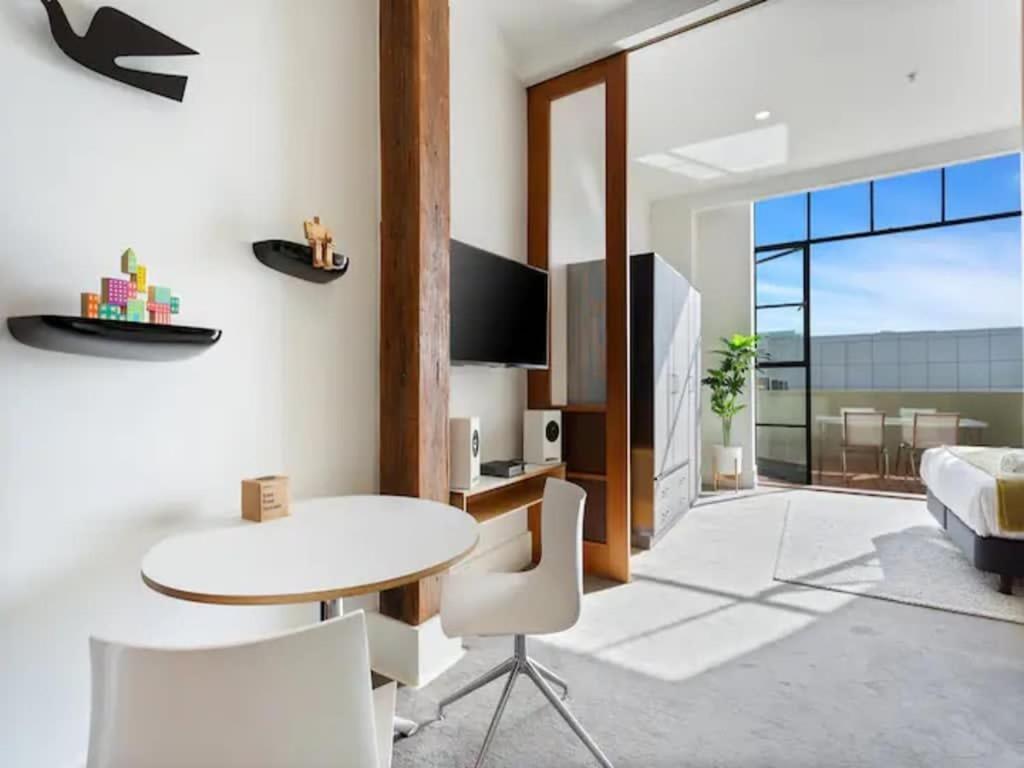 Lovely Bright Apartment With Balcony Pool And Gym オークランド エクステリア 写真