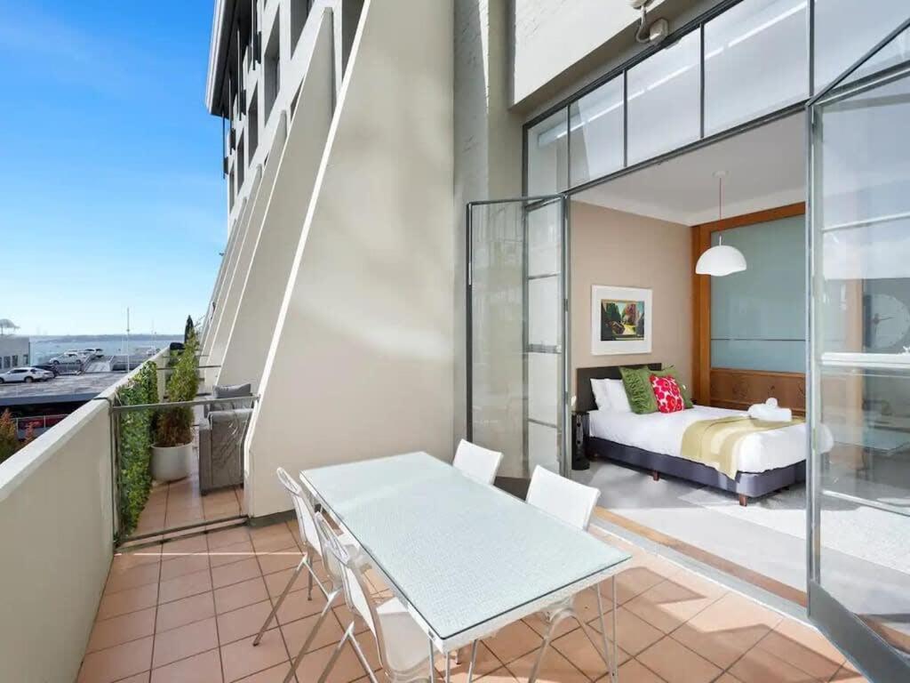 Lovely Bright Apartment With Balcony Pool And Gym オークランド エクステリア 写真