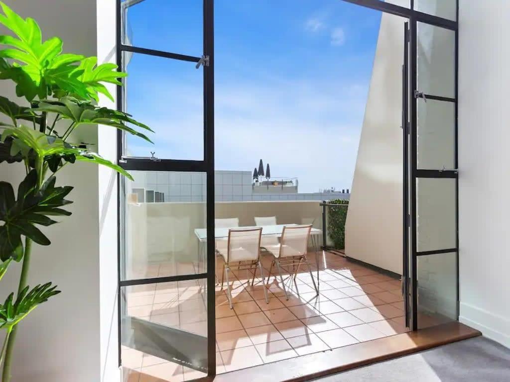 Lovely Bright Apartment With Balcony Pool And Gym オークランド エクステリア 写真